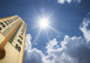 MINI HEATWAVE SEES TEMPERATURES SOAR TO 30˚