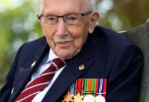 QUEEN LEADS TRIBUTES AS SIR TOM MOORE PASSES