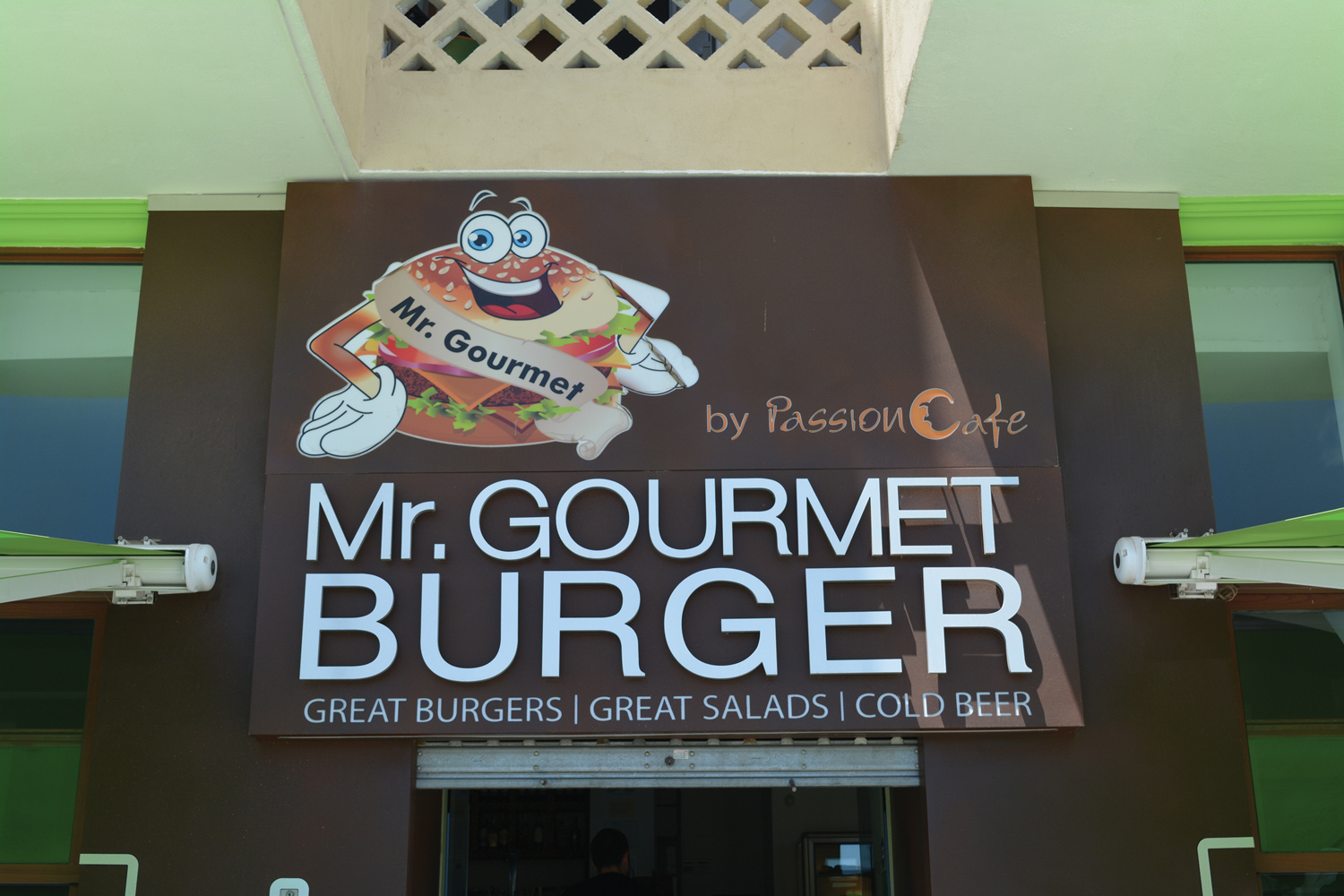 MR GOURMET BURGER RESTAURANT REVIEW