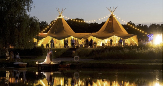 7 WAYS TO THROW THE PERFECT SUMMER GARDEN PARTY