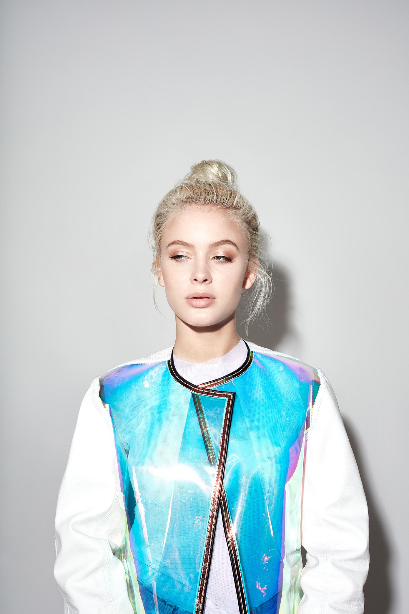 ZARA-LARRSON-PRESS-SHOT-FEATURED